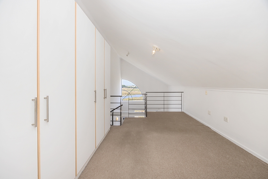 1 Bedroom Property for Sale in Sandown Western Cape